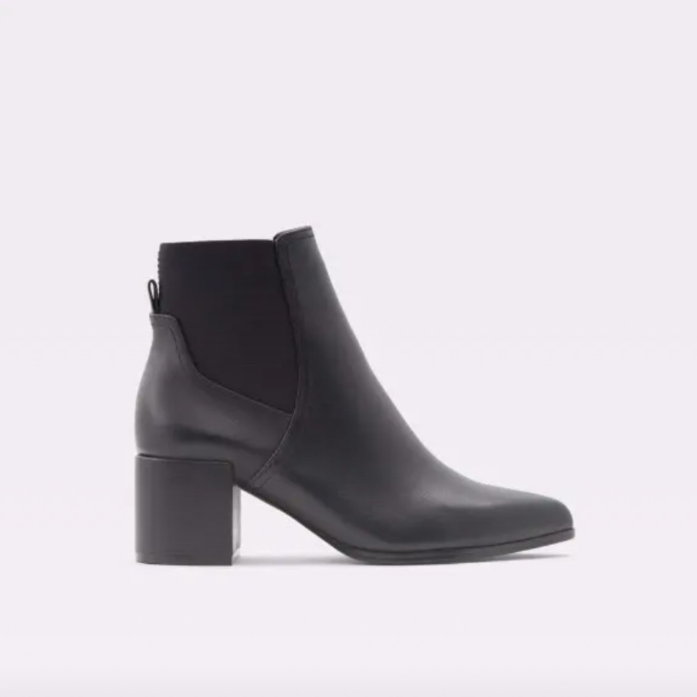 🌿 Black Ankle Boots